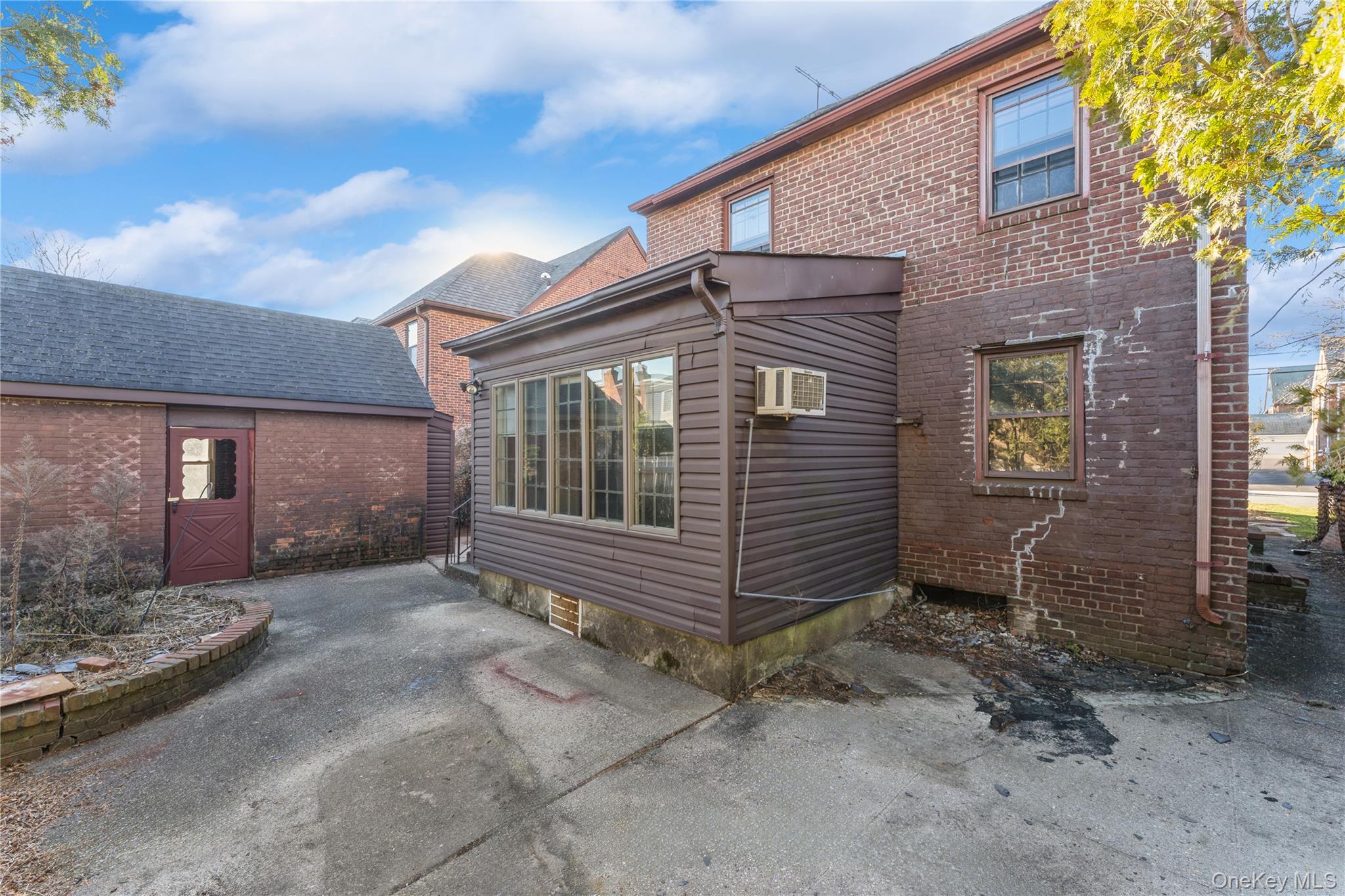 192 Brixton Road South Garden City, NY 11530 - Photo 27 of 28