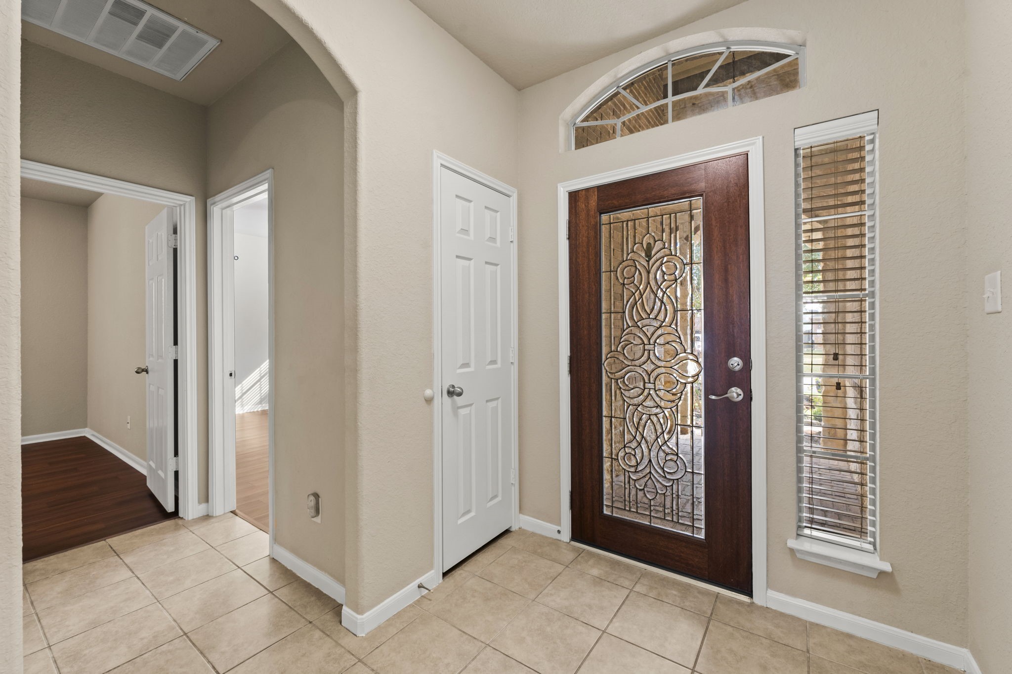1906 Pagemill Lane Conroe, TX 77304 - Photo 7 of 41 a view of front door with a bathroom