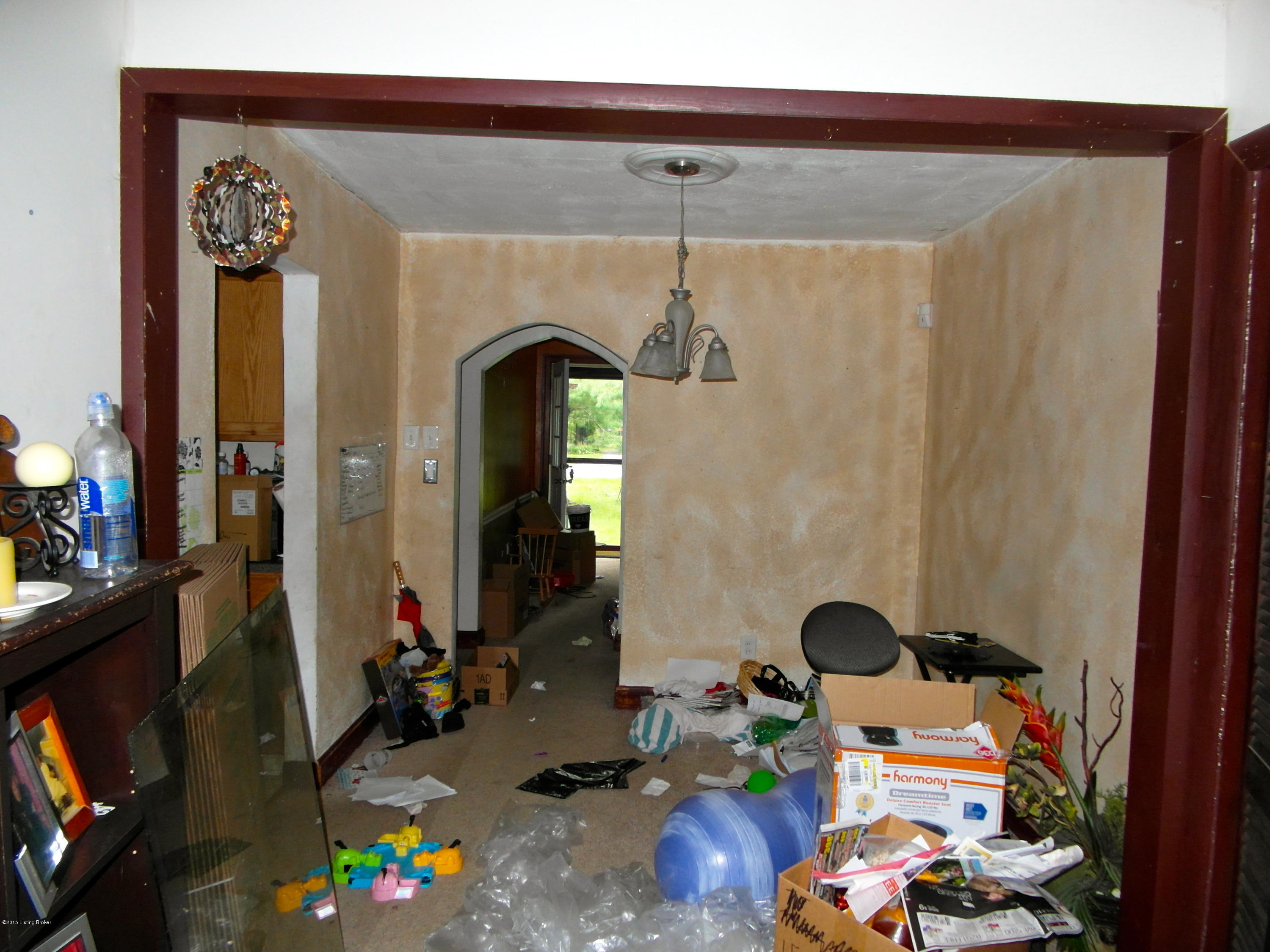 1620 Rangeland Road Louisville, KY 40219 - Photo 14 of 30 LOOKING BACK INTO DINING ROOM