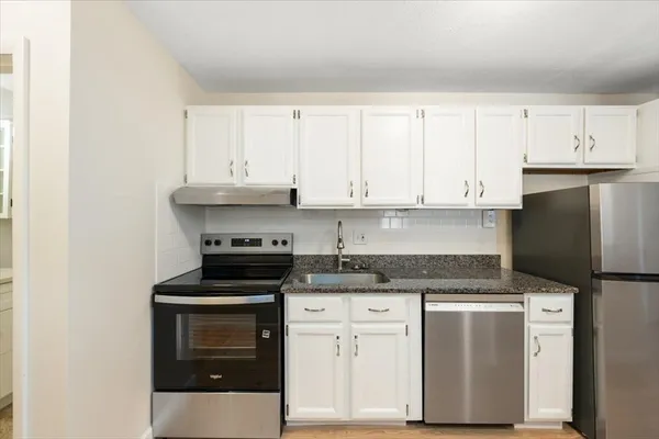 $2,400 | 176 Swanson Road, Unit 307, Boxborough, MA 01719