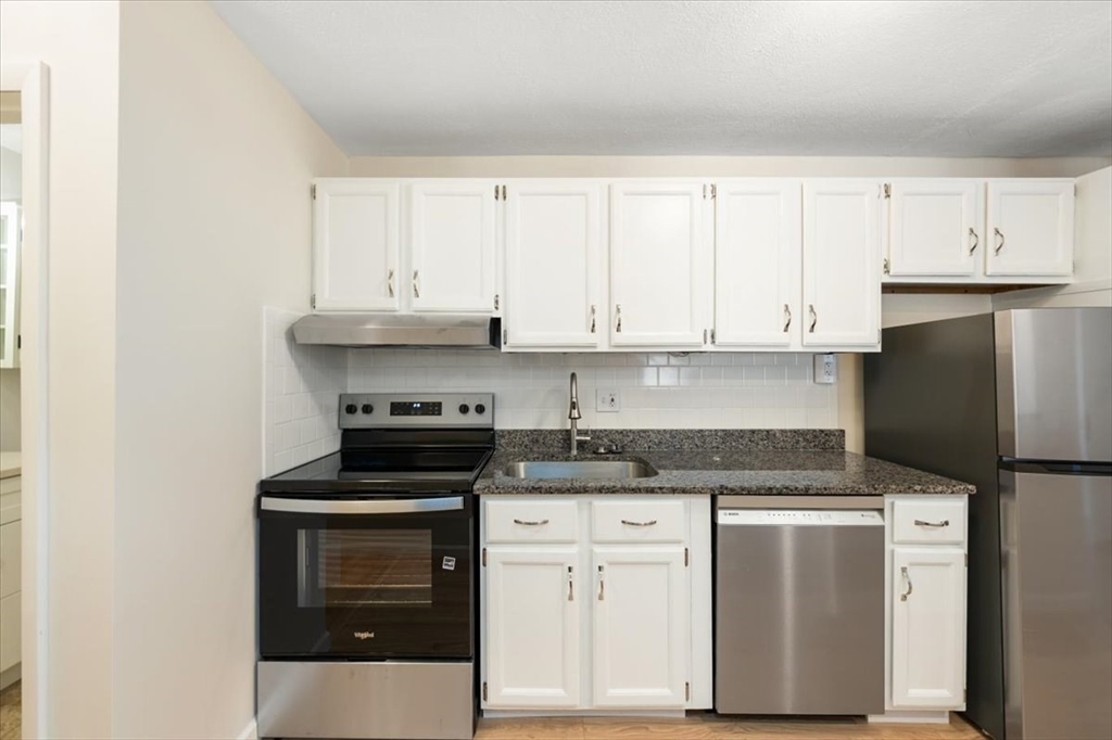 176 Swanson Road, Unit 307 Boxborough, MA 01719 - Photo 3 of 23