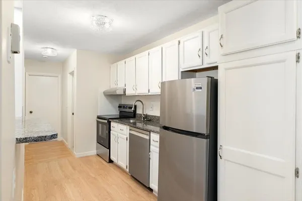 $2,400 | 176 Swanson Road, Unit 307, Boxborough, MA 01719