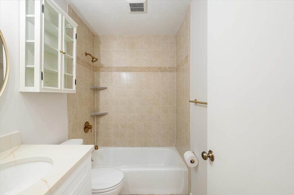 176 Swanson Road, Unit 307 Boxborough, MA 01719 - Photo 9 of 23