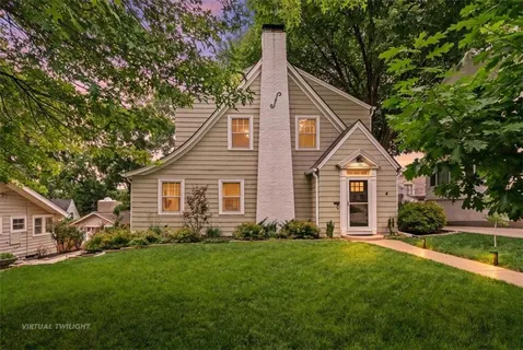 $430,000 | 4954 Bell Street, Kansas City, MO 64112
