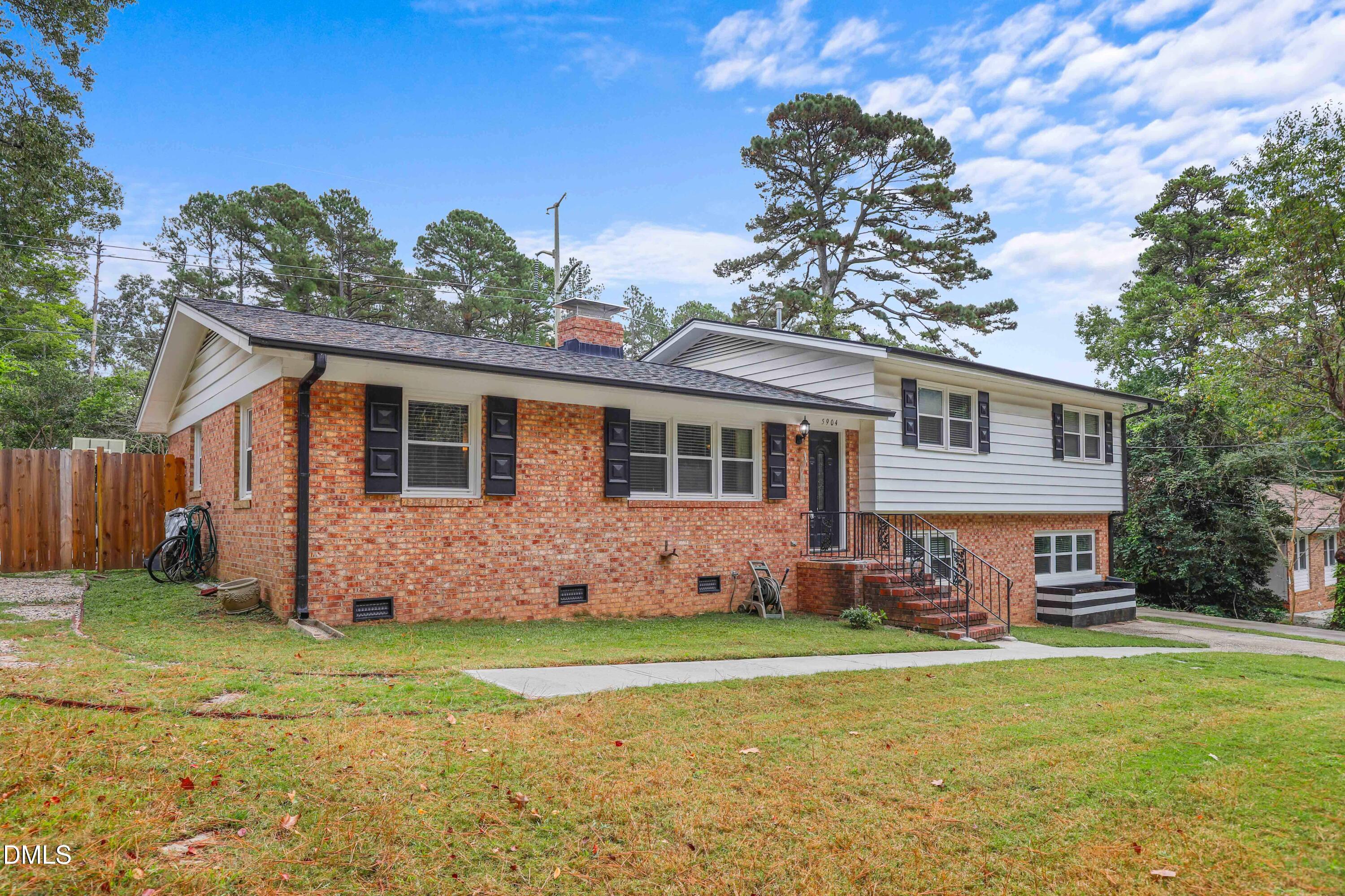 5904 Deblyn Avenue Raleigh, NC 27612 - Photo 3 of 41 3