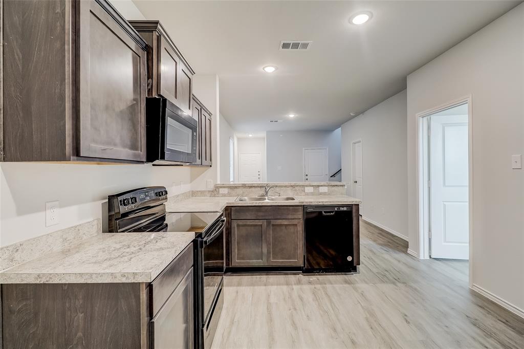 3702 Ruth Drive Ennis, TX 75119 - Photo 4 of 16 Gallery Image 4