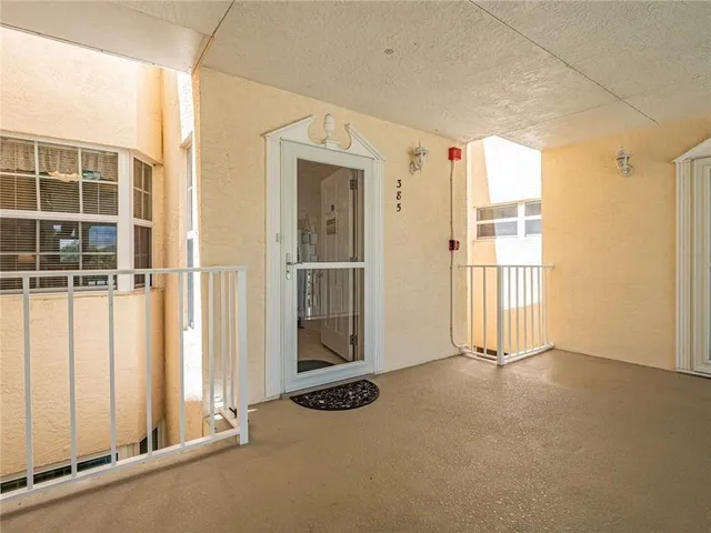 $1,800 | 385 Grove Isle Circle, Unit 385, Vero Beach, FL 32962