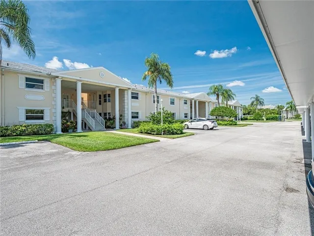 $1,800 | 385 Grove Isle Circle, Unit 385, Vero Beach, FL 32962