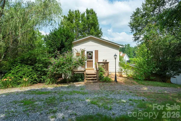 $385,000 | 223 Davidson Road, Swannanoa, NC 28778