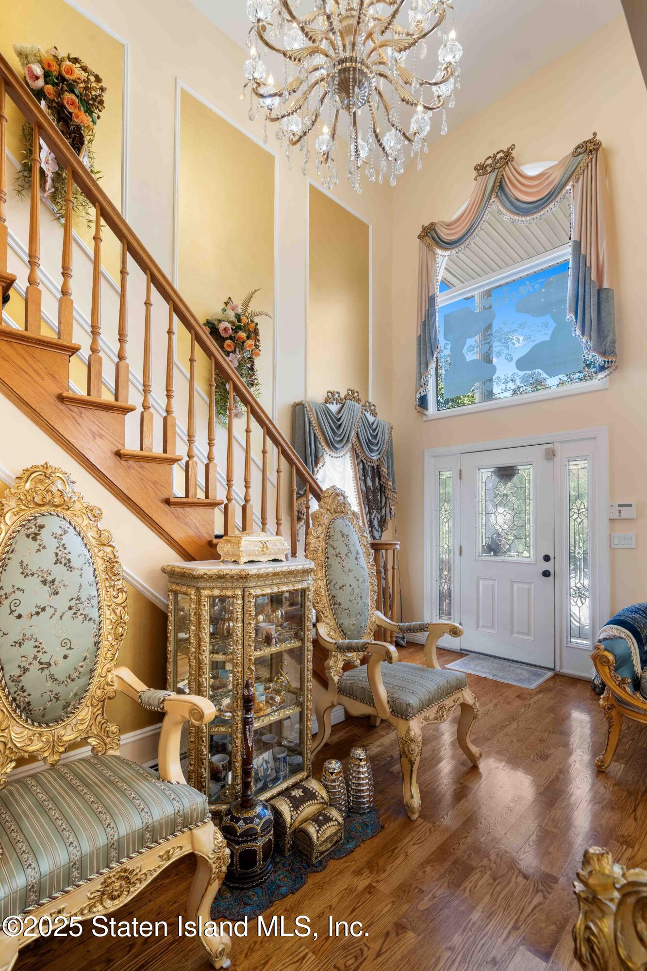 287 Rensselaer Avenue Staten Island, NY 10312 - Photo 8 of 35 a view of living room