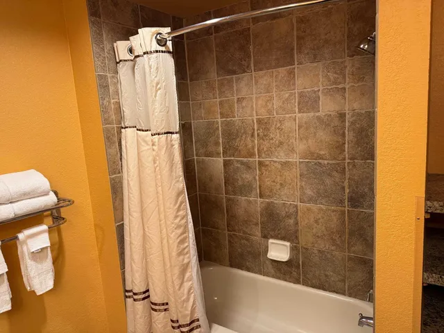 $159,500 | 2411 River, Unit 2208, Wisconsin Dells, WI 53965