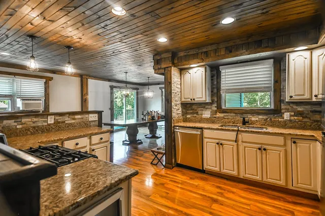 $299,999 | 3579 South Bend Road, Rockford, IL 61109