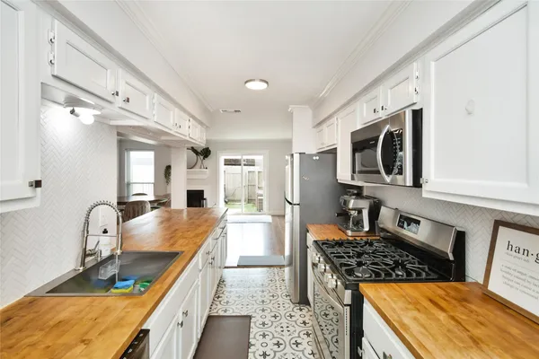 $219,900 | 6426 Kentwick Drive, Unit 24/4, Houston, TX 77084
