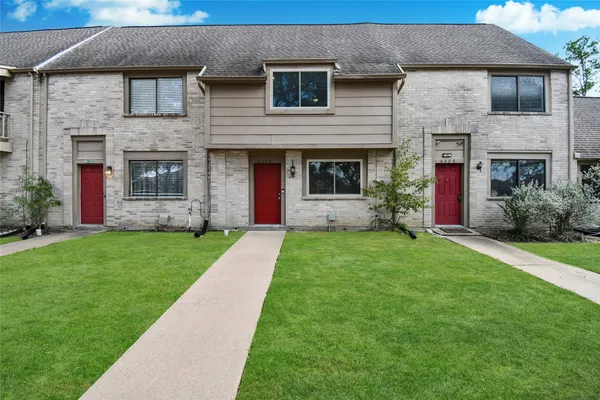 $219,900 | 6426 Kentwick Drive, Unit 24/4, Houston, TX 77084