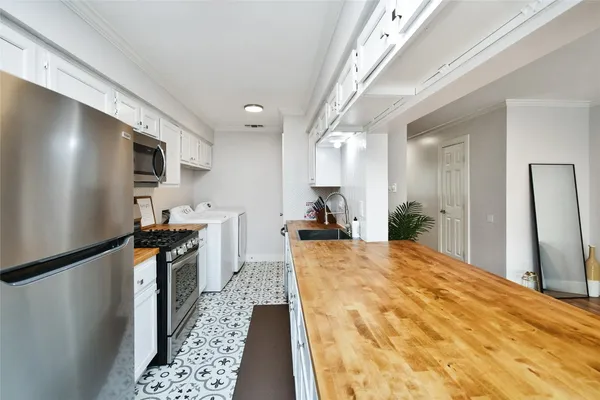 $219,900 | 6426 Kentwick Drive, Unit 24/4, Houston, TX 77084