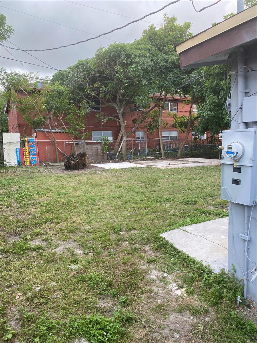 2122 Northwest 5th Street Pompano Beach, FL 33069 - Photo 50 of 53 a house view with a garden space