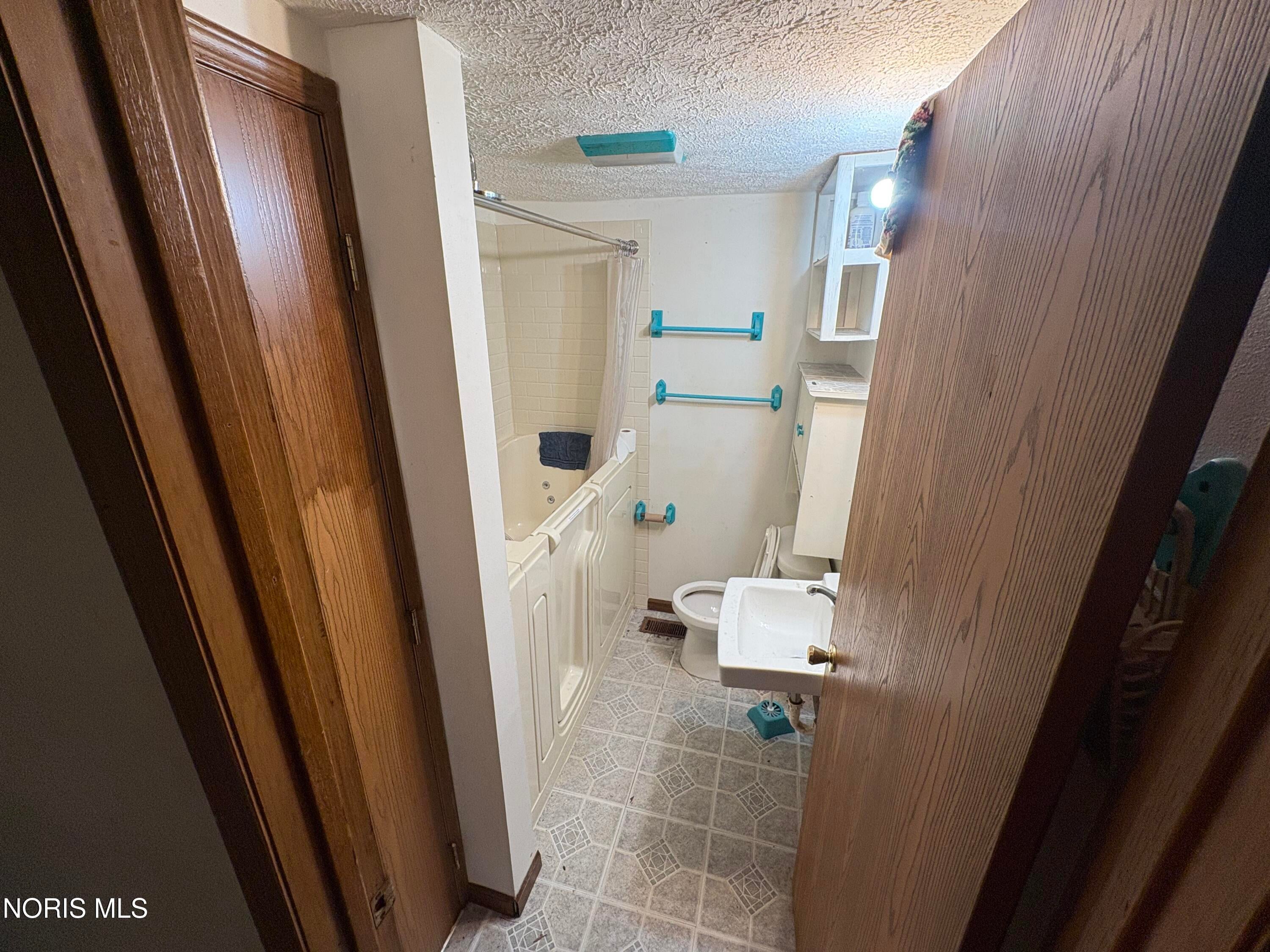 3412 King Road Toledo, OH 43617 - Photo 14 of 18 Gallery Image 14
