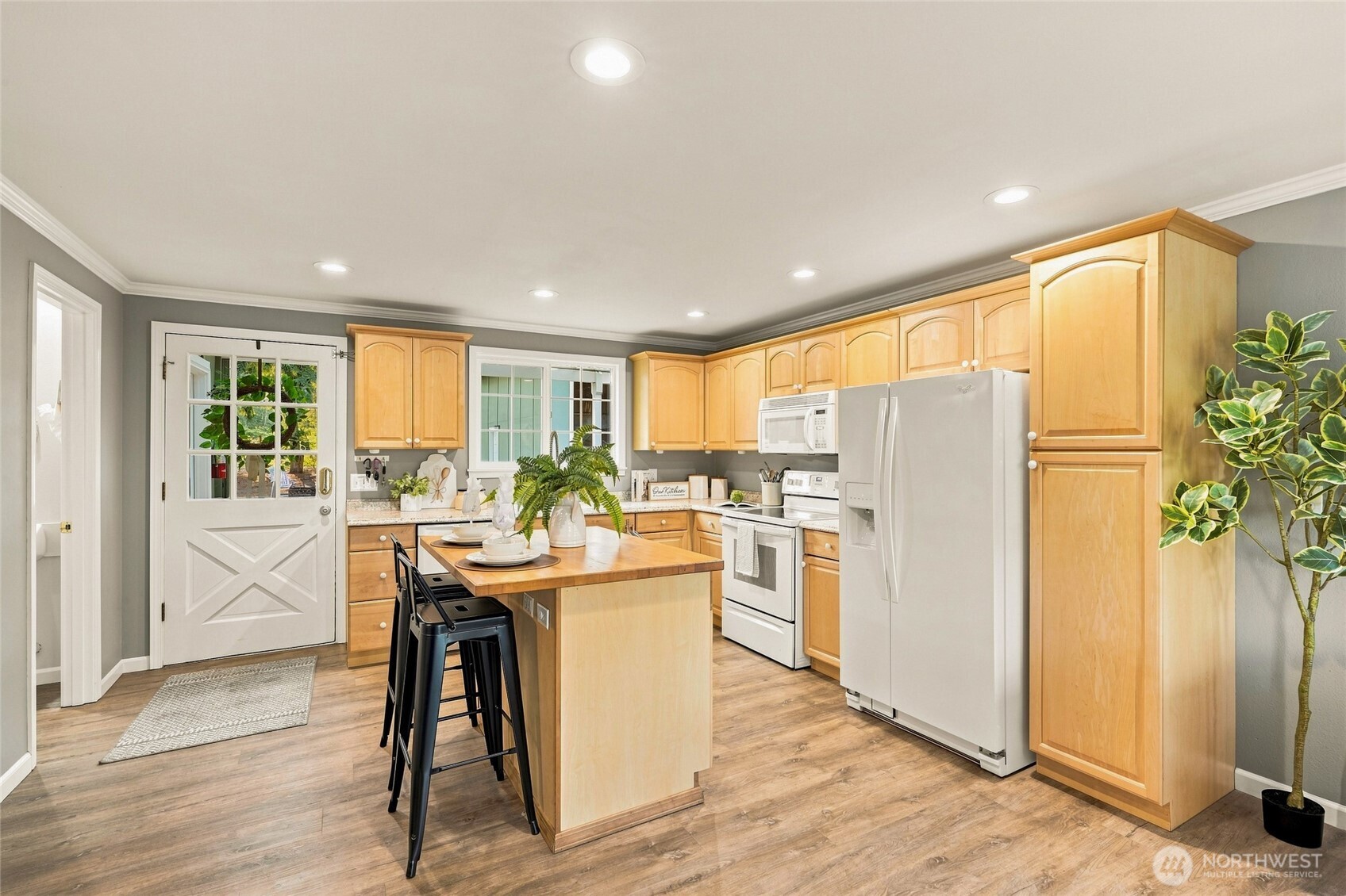 20818 Royal Anne Road Bothell, WA 98021 - Photo 8 of 38 Gallery Image 8
