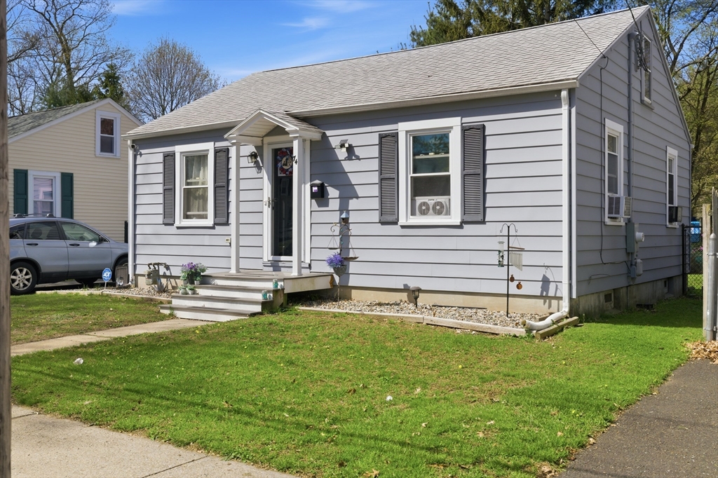 74 Gilman Street Springfield, MA 01118 - Photo 4 of 30