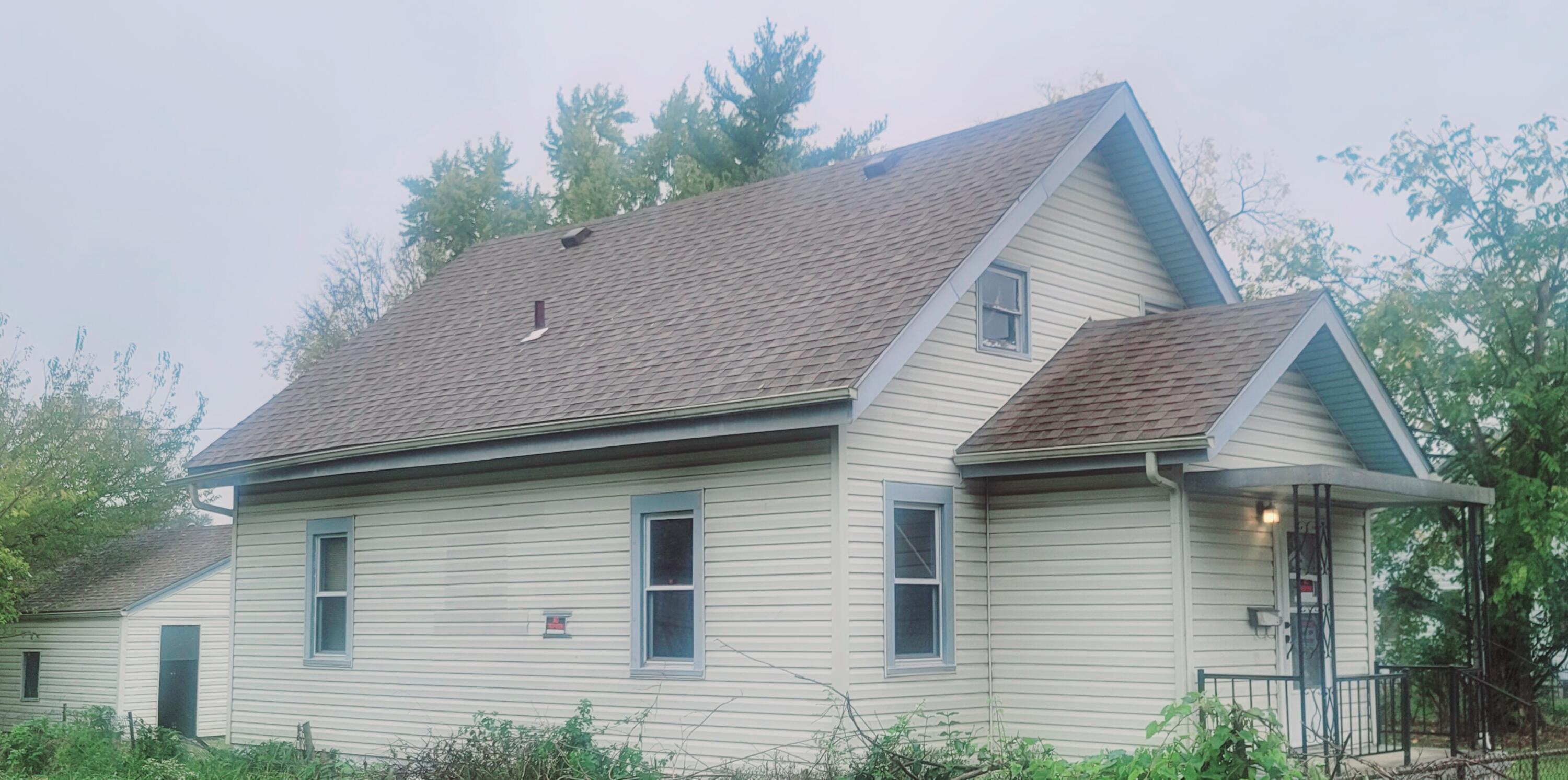 1865 Springmont Avenue Springfield, OH 45506 - Photo 2 of 14 20231020_121556
