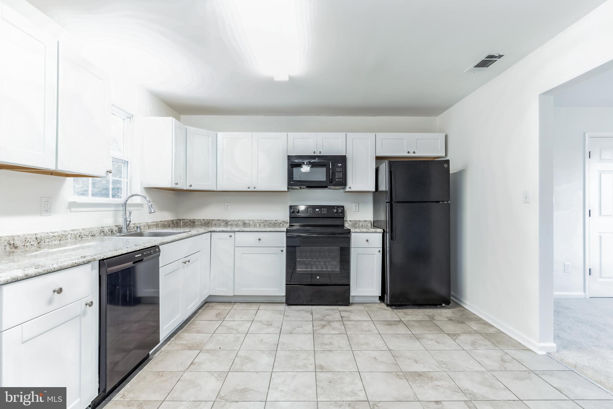 24066 Mervell Dean Road Hollywood, MD 20636 - Photo 4 of 28