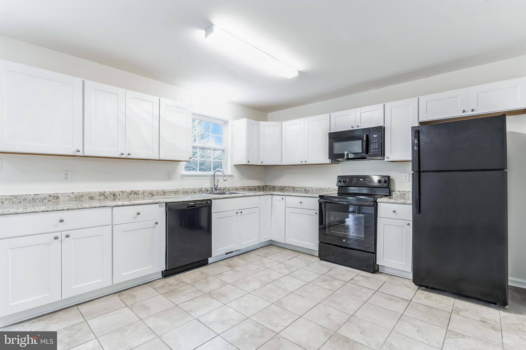24066 Mervell Dean Road Hollywood, MD 20636 - Photo 5 of 28