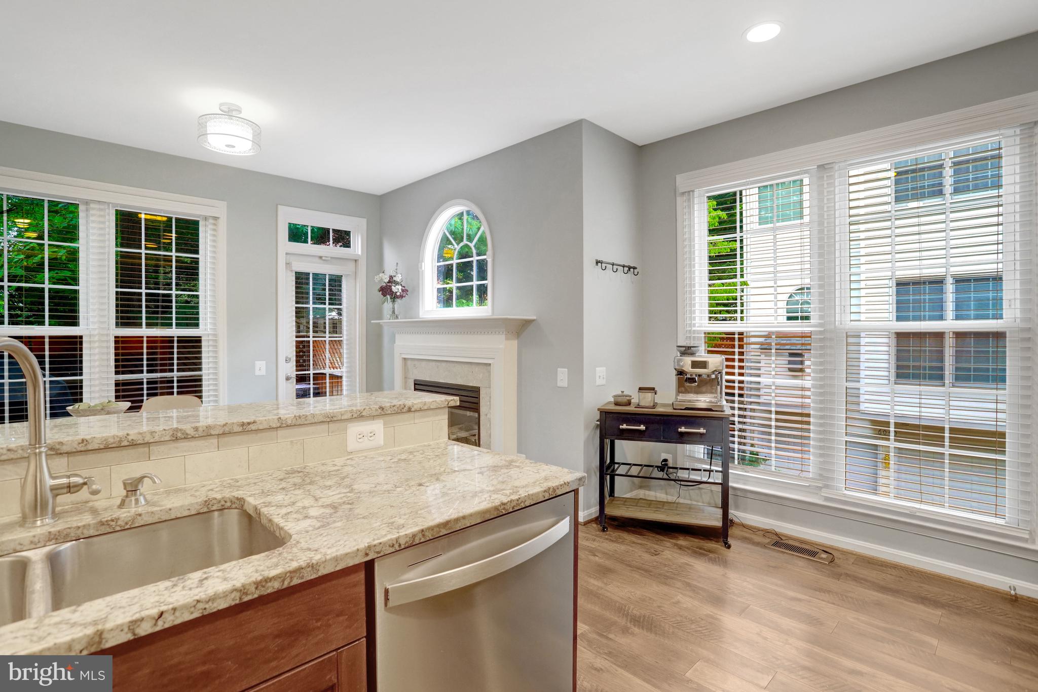 6043 Riddle Walk Alexandria, VA 22312 - Photo 7 of 53 Gallery Image 7