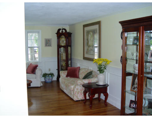 93 Drummer Road, Unit 93 Acton, MA 01720 - Photo 4 of 5 Gallery Image 4