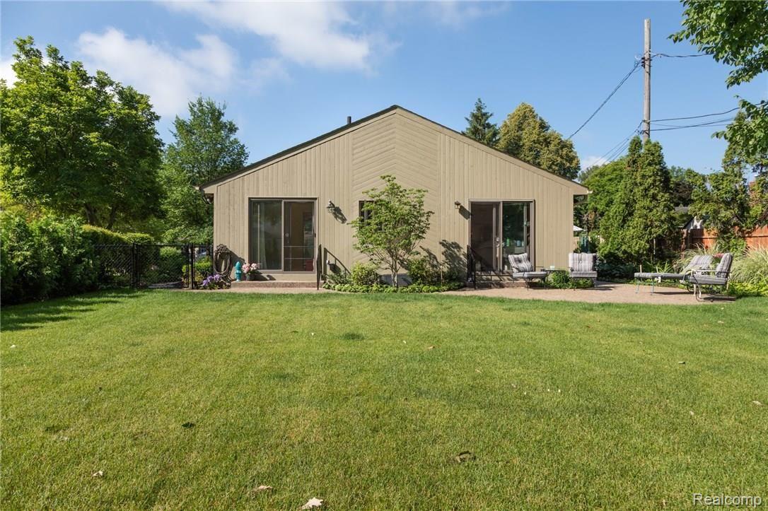 336 Stephens Road Grosse Pointe, MI 48236 - Photo 17 of 22 17.jpg