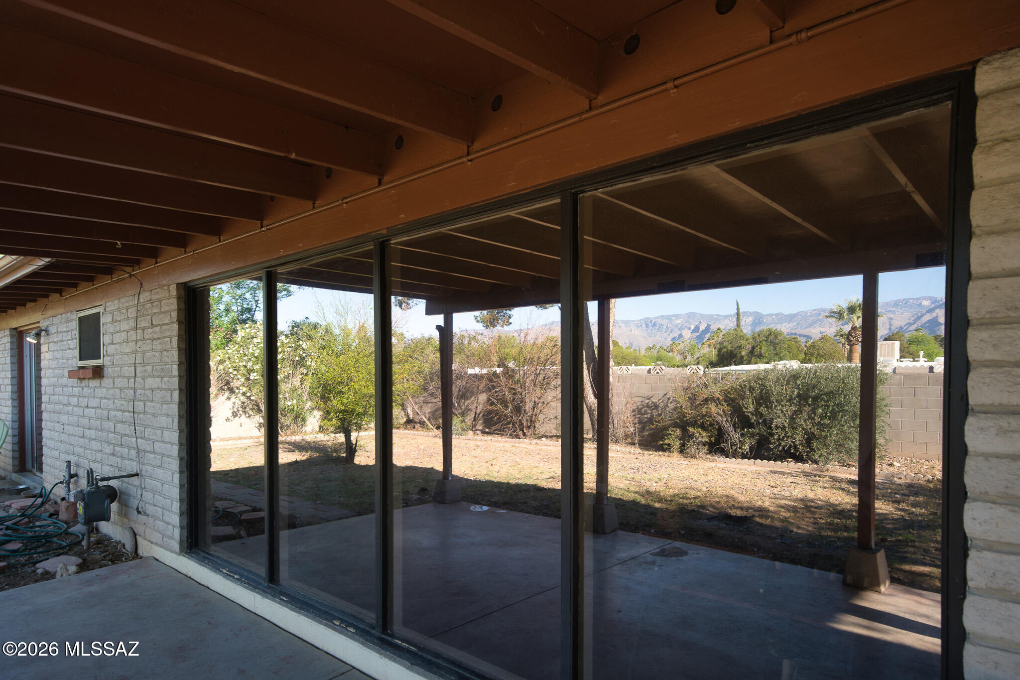 7749 East Pima Street Tucson, AZ 85715 - Photo 16 of 21 porche DSC_4772