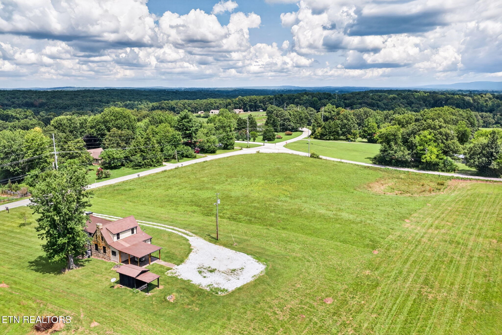 2 Pigeon Ridge Road Crossville, TN 38572 - Photo 5 of 14 Gallery Image 5