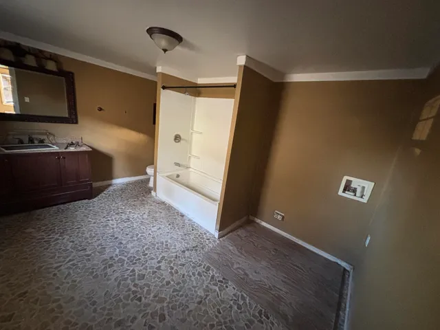 a view of utility room