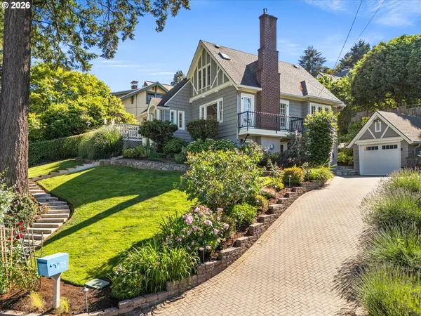 $1,098,000 | 7175 South Laview Drive, Portland, OR 97219