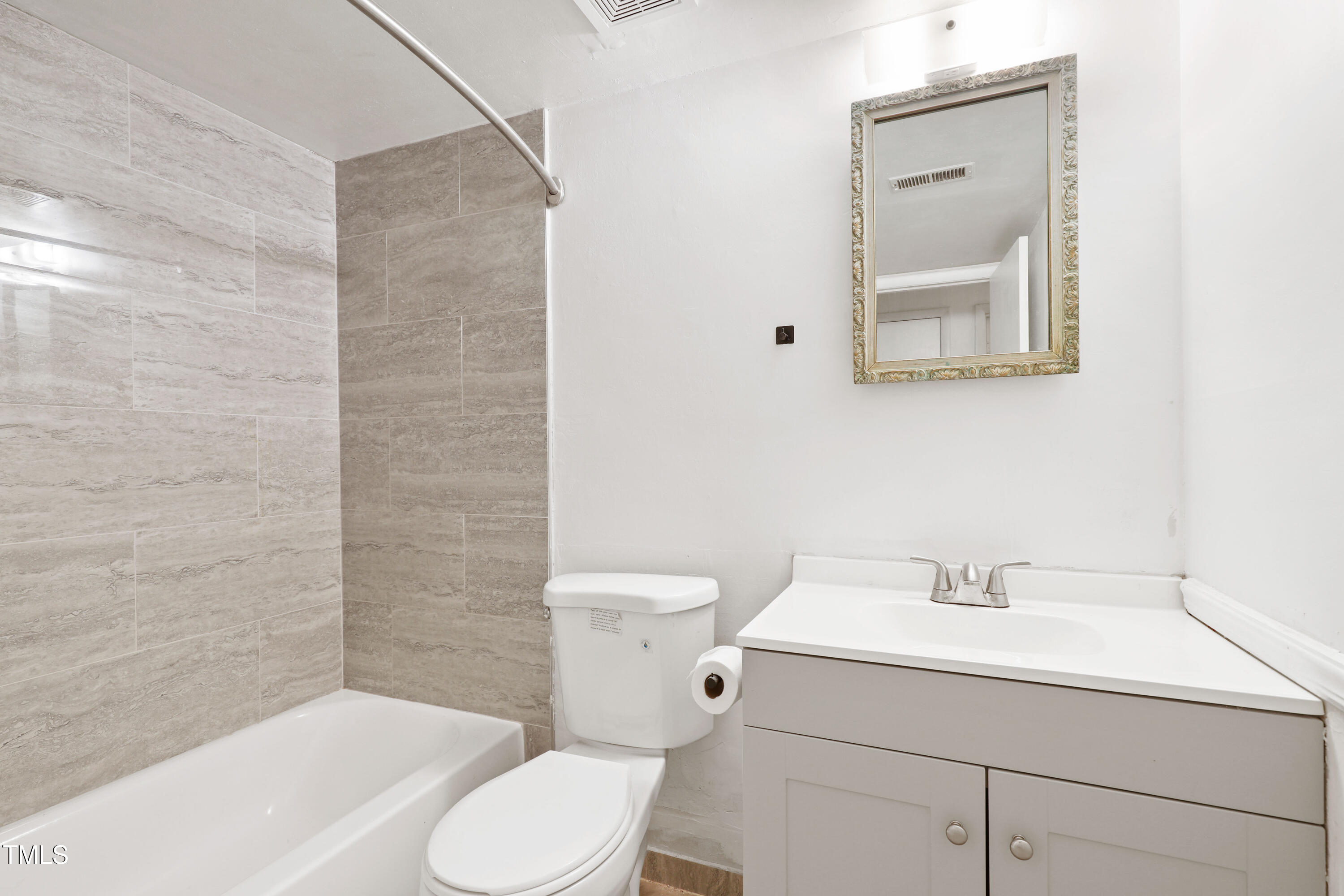 1010 Sandlin Place, Unit C Raleigh, NC 27606 - Photo 19 of 27 17