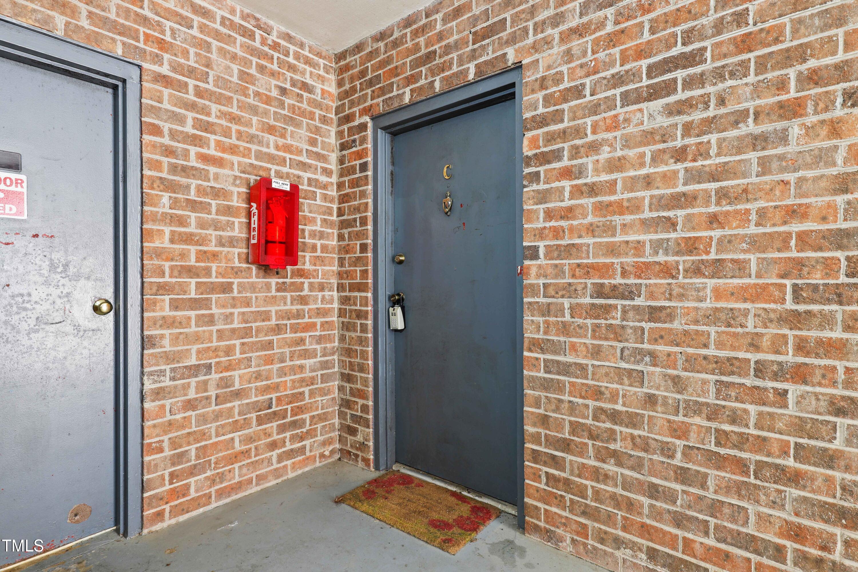 1010 Sandlin Place, Unit C Raleigh, NC 27606 - Photo 3 of 27 4