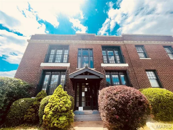 $1,250,000 | 5744 Pershing Avenue, St. Louis, MO 63112