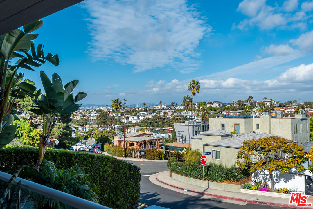 7309 Earldom Avenue Playa del Rey, CA 90293 - Photo 12 of 47 Gallery Image 12