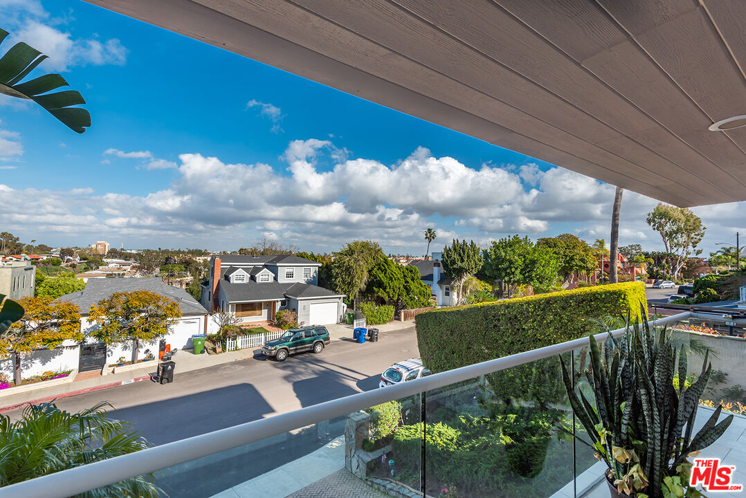 7309 Earldom Avenue Playa del Rey, CA 90293 - Photo 13 of 47 Gallery Image 13