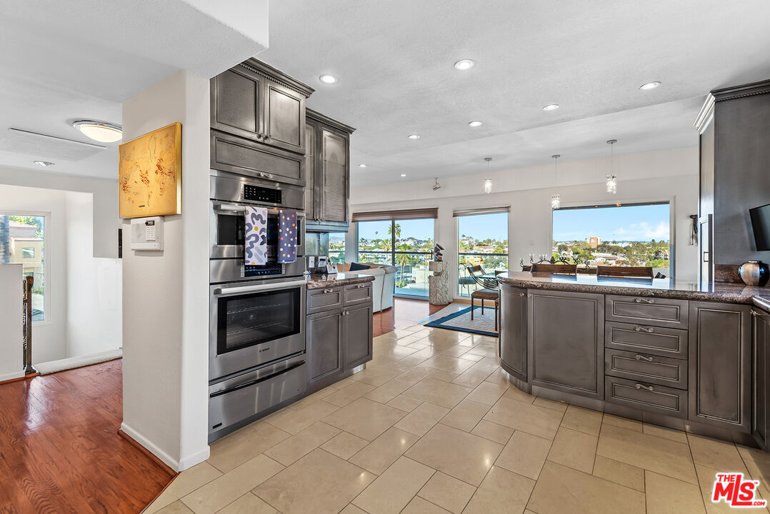7309 Earldom Avenue Playa del Rey, CA 90293 - Photo 30 of 47 Gallery Image 30