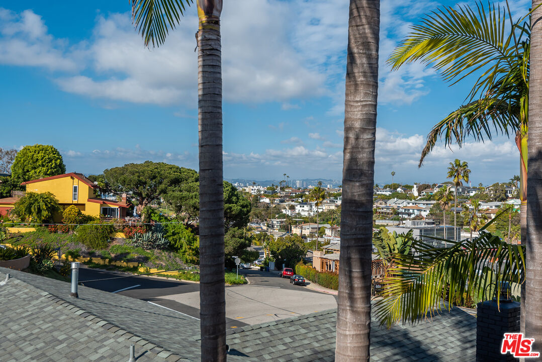 7309 Earldom Avenue Playa del Rey, CA 90293 - Photo 32 of 47 Gallery Image 32