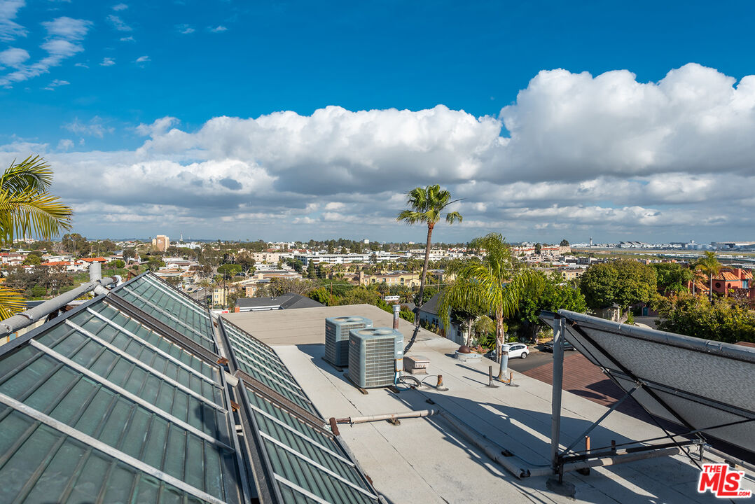 7309 Earldom Avenue Playa del Rey, CA 90293 - Photo 42 of 47 Gallery Image 42
