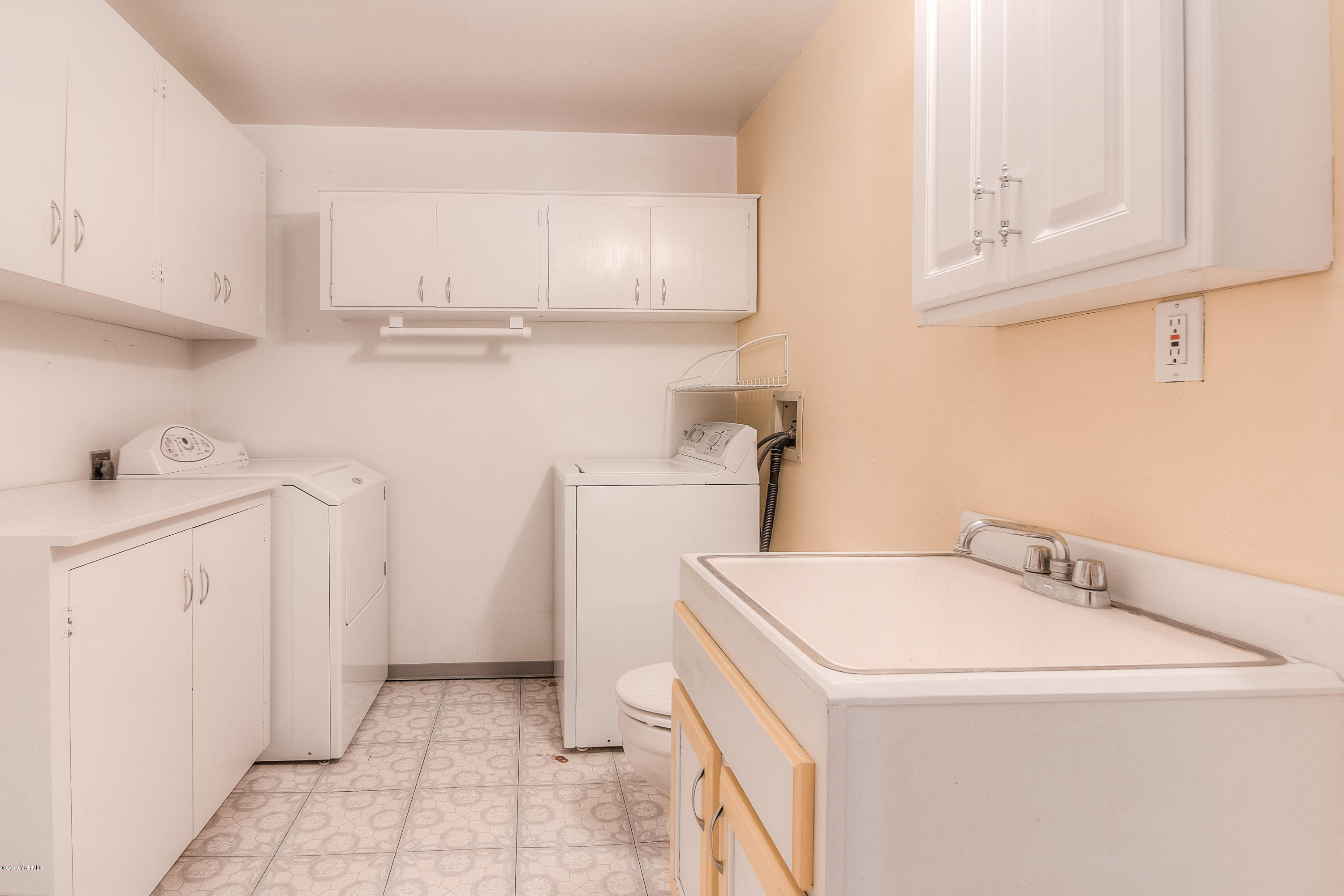 1251 St Hilaire Road Yakima, WA 98901 - Photo 27 of 39 .