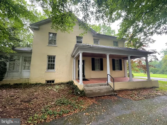 $2,200 | 2419 Lititz Pike, Lancaster, PA 17601