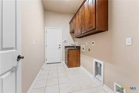a view of a storage & utility room