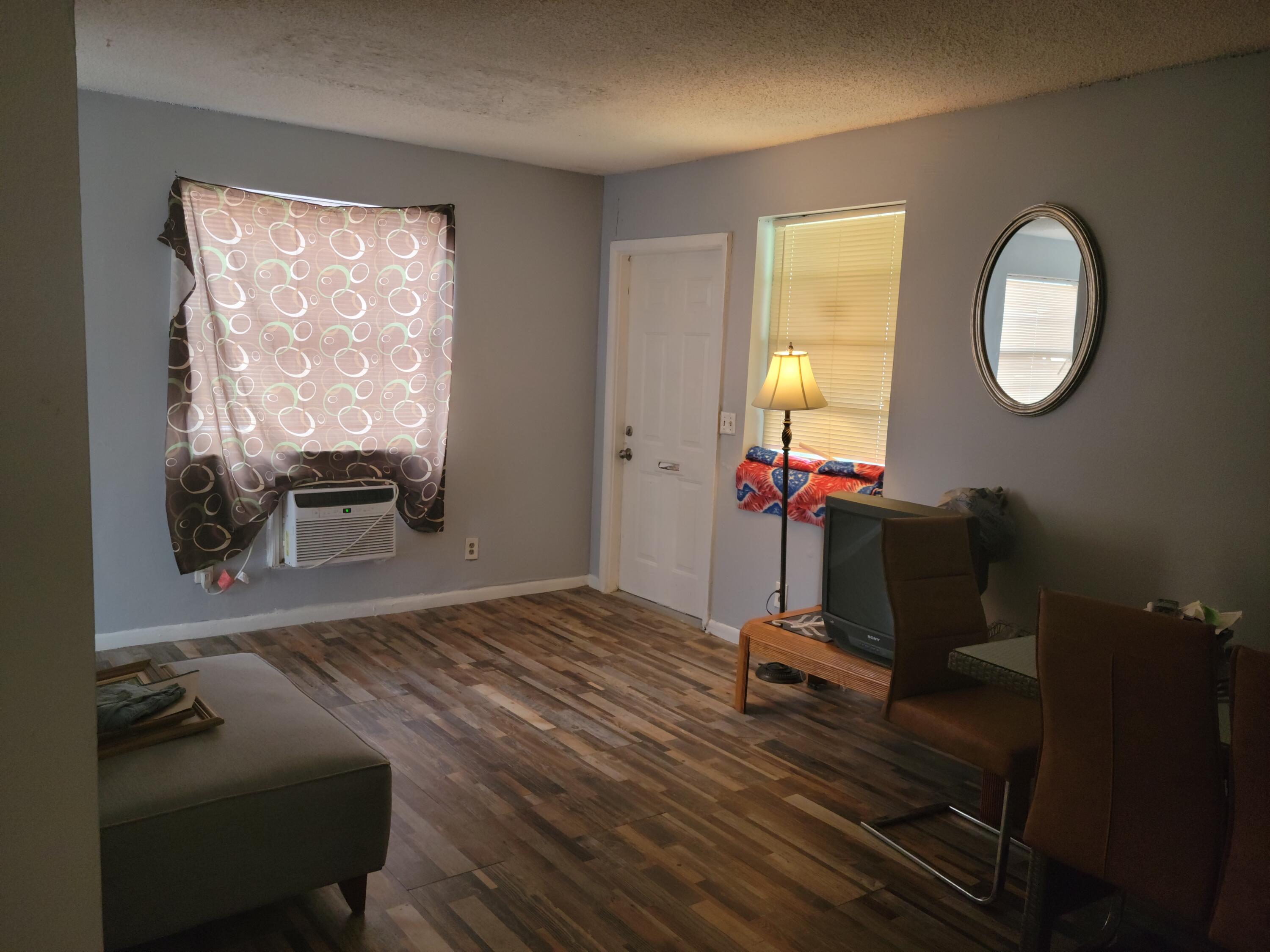 141 West 17th Street Riviera Beach, FL 33404 - Photo 3 of 17 20211025_142039