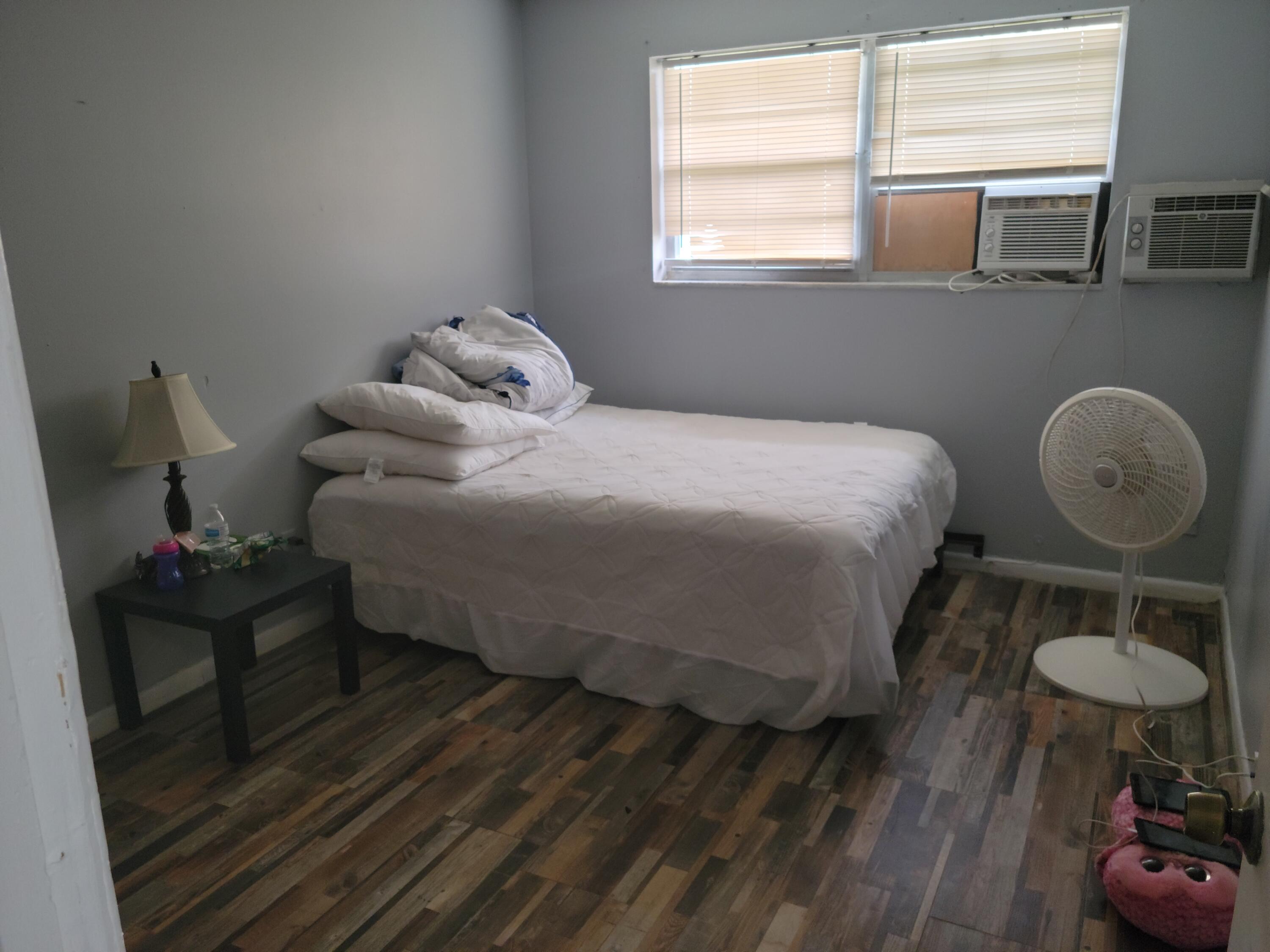 141 West 17th Street Riviera Beach, FL 33404 - Photo 5 of 17 20211025_141929