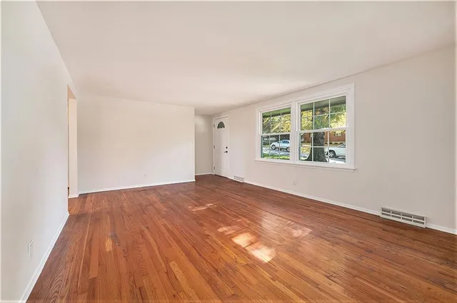 $290,000 | 4912 Northwest 61st Terrace, Kansas City, MO 64151