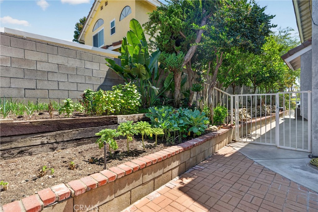 6156 Callaway Place Rancho Cucamonga, CA 91737 - Photo 43 of 53 Garden