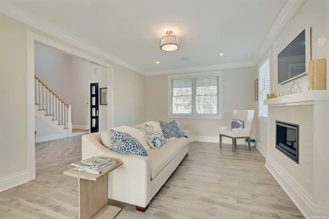 $10,000 | 165 Marine Place, Greenport, NY 11944