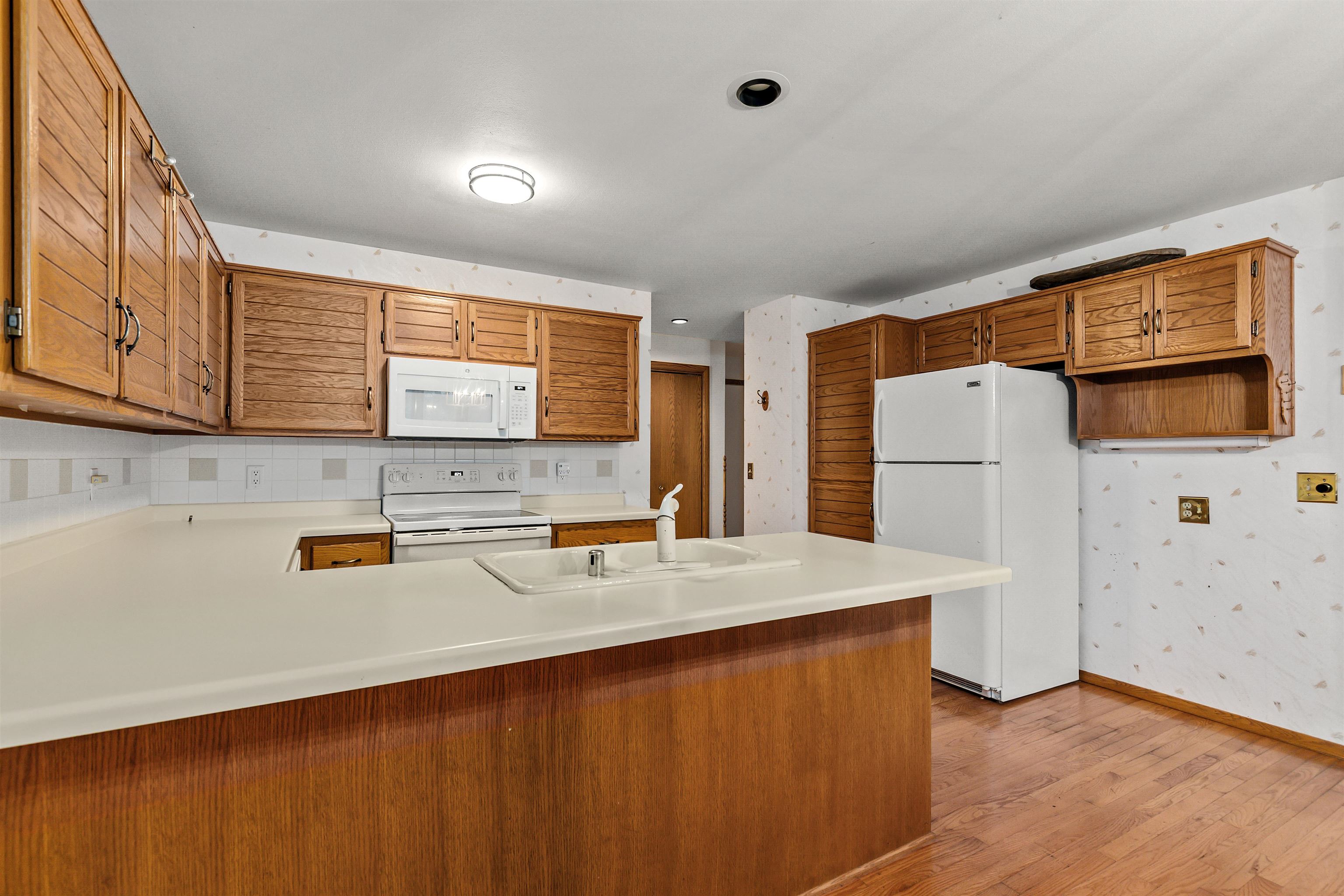 933 East Windfield Place, Unit B Appleton, WI 54911 - Photo 11 of 31